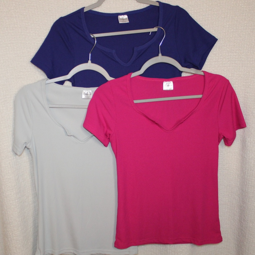 Bundle of 3 PreLoved Basic ribbed V-Neck tops in Sz (S) by Real Essentials